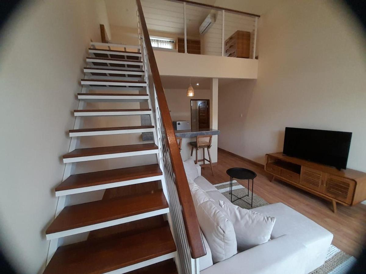 Lotus Lofts Seminyak Apartment Bagian luar foto